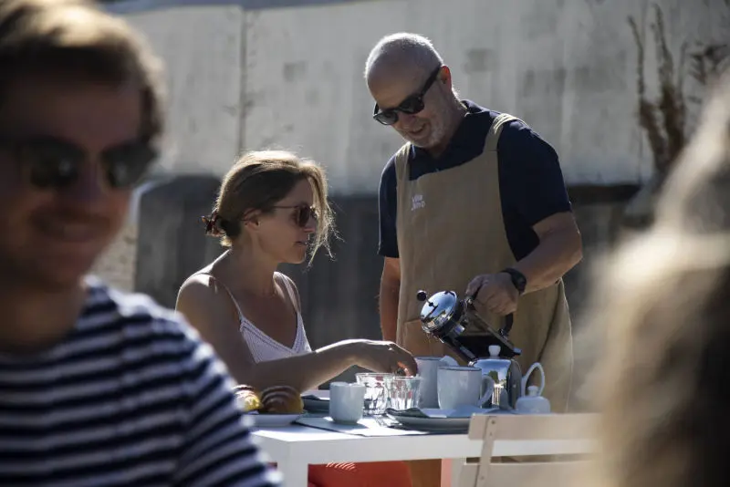 Villa Juno - Petit-déjeuner au jardin